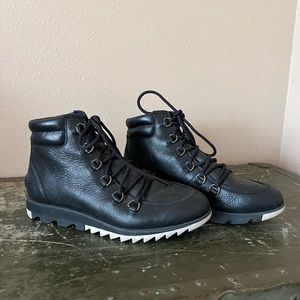 Sorel Harlow lace boot